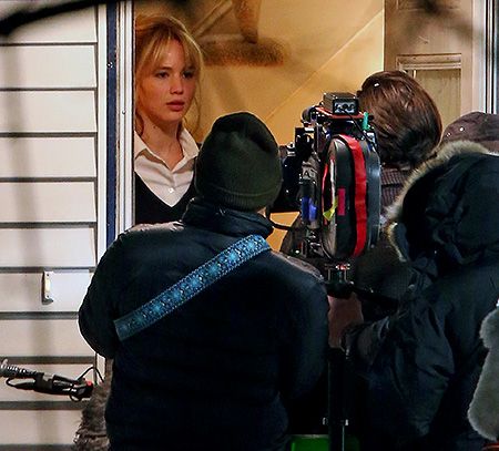 Дженнифер Лоуренс на съемочной площадке Дженнифер Лоуренс на съемочной площадке