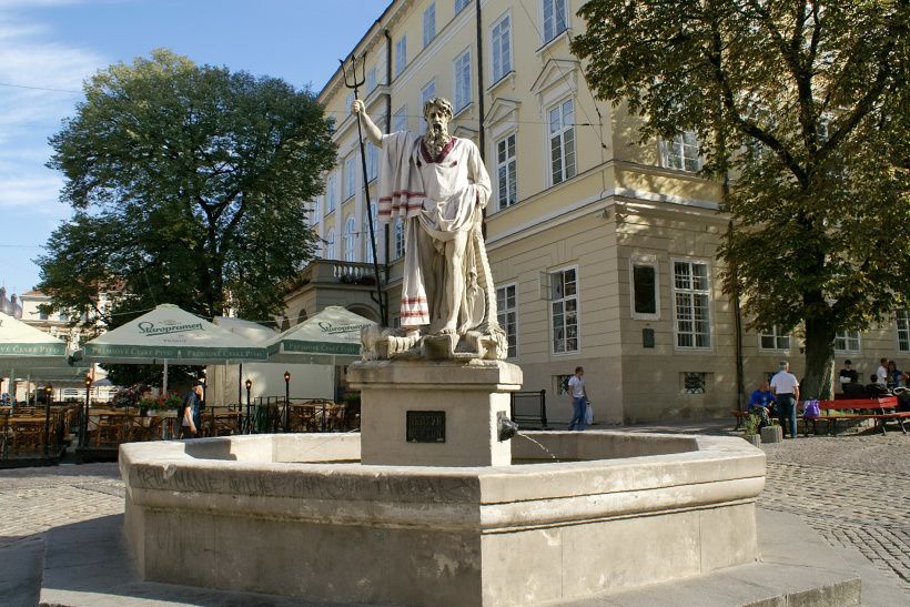 Скульптура Нептуна